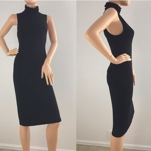 Black sleeveless Papaya body-con dress Medium
